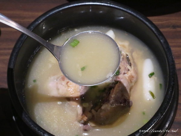 劉震川日韓大食館-秀泰廣場台中站前店:台中美食│劉震川日韓大食館-秀泰廣場台中站前店〃韓式料理推薦,獨創火烤兩吃!狠蝦海陸痛風鍋霸氣登場~