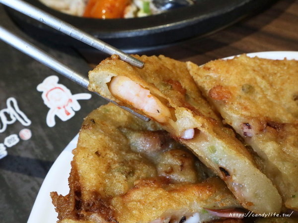 劉震川日韓大食館-秀泰廣場台中站前店:台中美食│劉震川日韓大食館-秀泰廣場台中站前店〃韓式料理推薦,獨創火烤兩吃!狠蝦海陸痛風鍋霸氣登場~