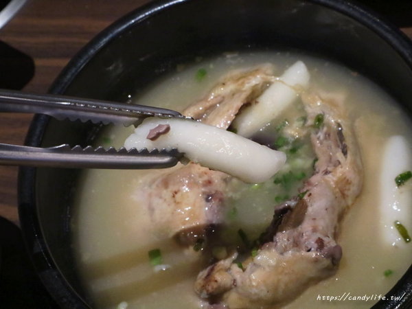 劉震川日韓大食館-秀泰廣場台中站前店:台中美食│劉震川日韓大食館-秀泰廣場台中站前店〃韓式料理推薦,獨創火烤兩吃!狠蝦海陸痛風鍋霸氣登場~