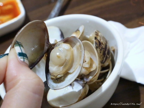 劉震川日韓大食館-秀泰廣場台中站前店:台中美食│劉震川日韓大食館-秀泰廣場台中站前店〃韓式料理推薦,獨創火烤兩吃!狠蝦海陸痛風鍋霸氣登場~