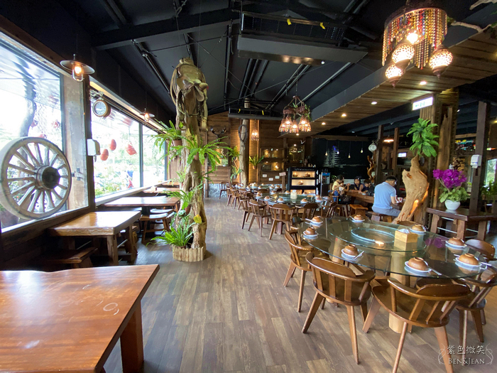 花蓮落羽松景觀餐廳！松湖驛站落羽松湖畔美景，品嚐各國美食合菜下午茶。