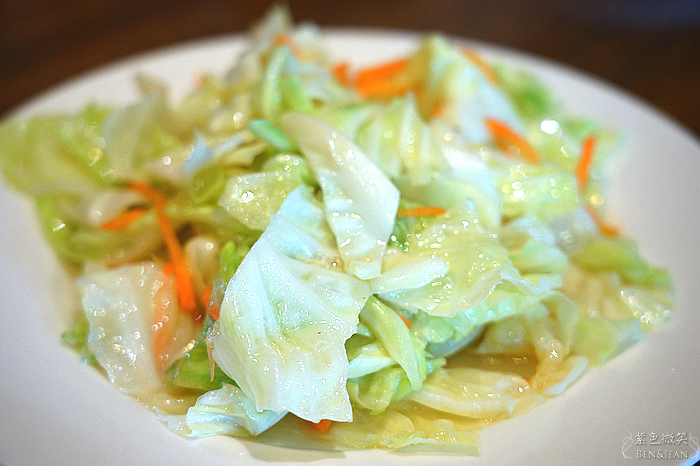 花蓮落羽松景觀餐廳！松湖驛站落羽松湖畔美景，品嚐各國美食合菜下午茶。