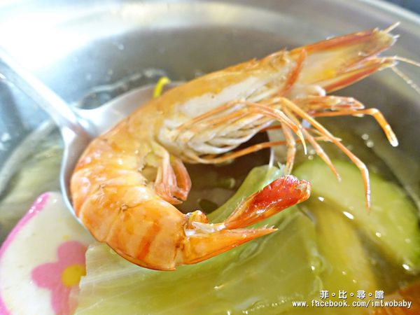 樂點涮涮鍋：【板橋美食】樂點涮涮鍋 豪華雙人海鮮鍋精心挑選新鮮食材+蔬果熬煮湯底讓您吃得到最天然滋味 板橋府中鍋物推薦 文末抽獎！