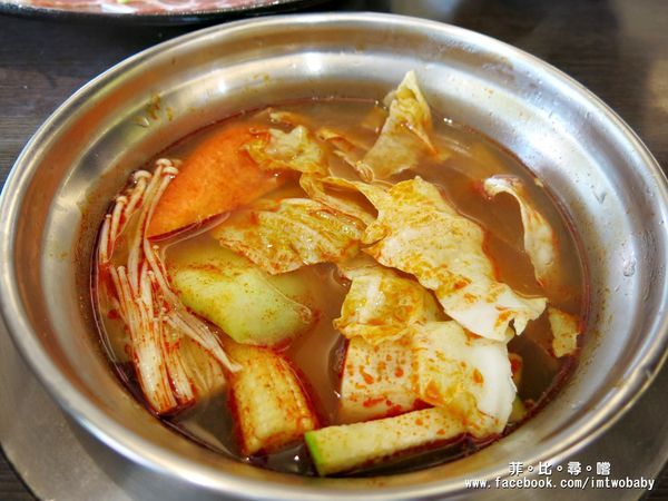 樂點涮涮鍋：【板橋美食】樂點涮涮鍋 豪華雙人海鮮鍋精心挑選新鮮食材+蔬果熬煮湯底讓您吃得到最天然滋味 板橋府中鍋物推薦 文末抽獎！