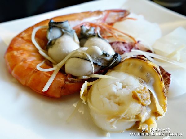 樂點涮涮鍋：【板橋美食】樂點涮涮鍋 豪華雙人海鮮鍋精心挑選新鮮食材+蔬果熬煮湯底讓您吃得到最天然滋味 板橋府中鍋物推薦 文末抽獎！