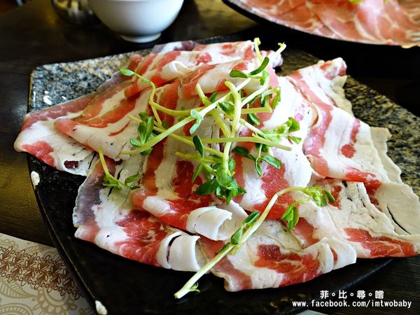 樂點涮涮鍋：【板橋美食】樂點涮涮鍋 豪華雙人海鮮鍋精心挑選新鮮食材+蔬果熬煮湯底讓您吃得到最天然滋味 板橋府中鍋物推薦 文末抽獎！