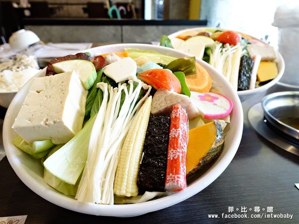 樂點涮涮鍋：【板橋美食】樂點涮涮鍋 豪華雙人海鮮鍋精心挑選新鮮食材+蔬果熬煮湯底讓您吃得到最天然滋味 板橋府中鍋物推薦 文末抽獎！