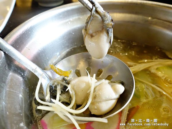 樂點涮涮鍋：【板橋美食】樂點涮涮鍋 豪華雙人海鮮鍋精心挑選新鮮食材+蔬果熬煮湯底讓您吃得到最天然滋味 板橋府中鍋物推薦 文末抽獎！