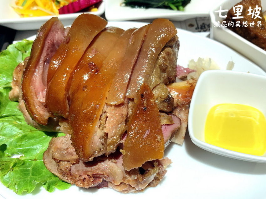 【台東美食】台東在地人推薦的紅藜餐廳－七里坡紅藜養生料理！紅藜紅麴傻傻分不清楚！德國豬腳、椒麻雞套餐很好吃！食尚玩家推薦！ @猴屁的異想世界