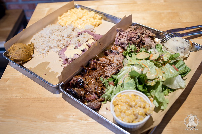 爸爸Kevin美食BBQ｜台北中山行天宮站食記｜GOOGLE評分1600則高達4.6分的美式烤肉料理，醬味香濃可口且台灣少見的特色美食 - 卡爾茗 C.L.M.