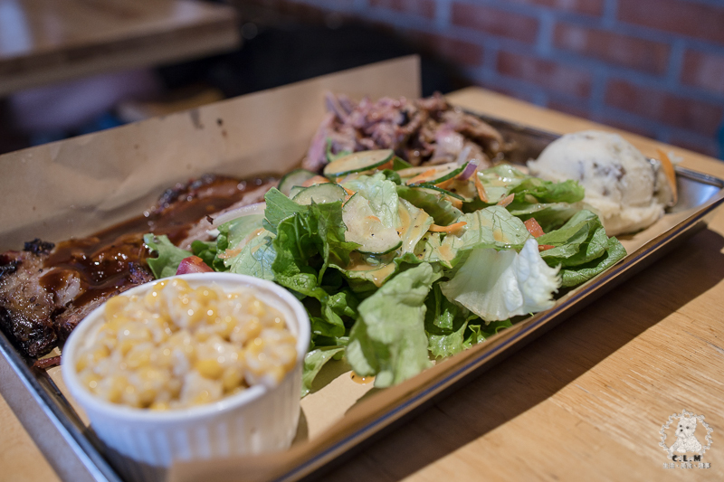 爸爸Kevin美食BBQ｜台北中山行天宮站食記｜GOOGLE評分1600則高達4.6分的美式烤肉料理，醬味香濃可口且台灣少見的特色美食 - 卡爾茗 C.L.M.