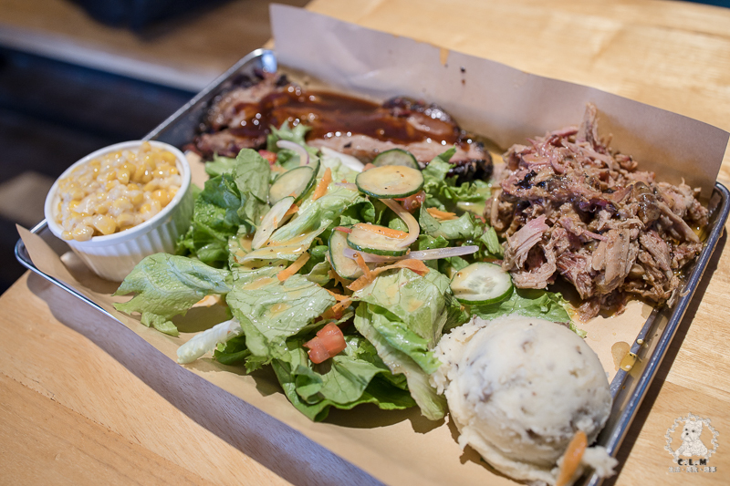 爸爸Kevin美食BBQ｜台北中山行天宮站食記｜GOOGLE評分1600則高達4.6分的美式烤肉料理，醬味香濃可口且台灣少見的特色美食 - 卡爾茗 C.L.M.