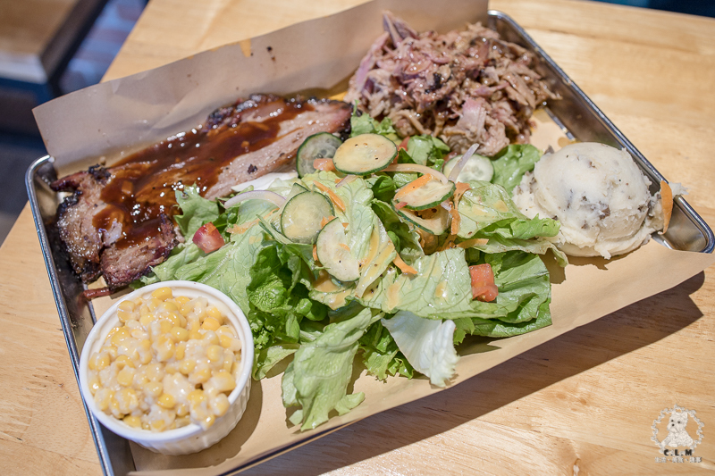 爸爸Kevin美食BBQ｜台北中山行天宮站食記｜GOOGLE評分1600則高達4.6分的美式烤肉料理，醬味香濃可口且台灣少見的特色美食 - 卡爾茗 C.L.M.