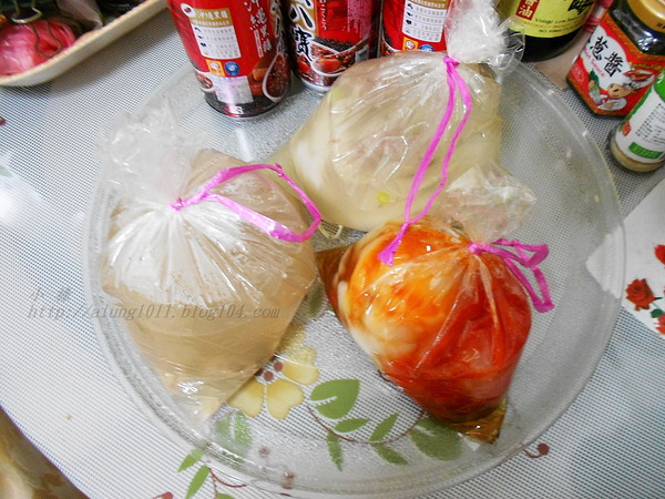 億富肉圓：銅板美食          ..億富肉圓