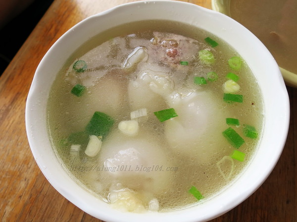 億富肉圓：銅板美食          ..億富肉圓