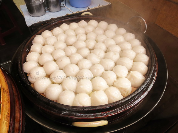 億富肉圓：銅板美食          ..億富肉圓