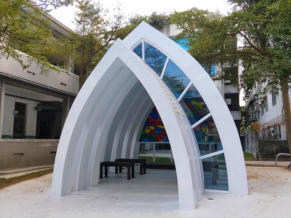 臺中市立圖書館霧峰以文分館:【台中霧峰景點】搶先曝光~臺中市立圖書館霧峰以文分館,隱藏版的夢幻小教堂與LOVE造景,約會美拍新地標