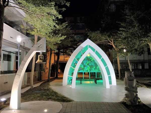 臺中市立圖書館霧峰以文分館:【台中霧峰景點】搶先曝光~臺中市立圖書館霧峰以文分館,隱藏版的夢幻小教堂與LOVE造景,約會美拍新地標