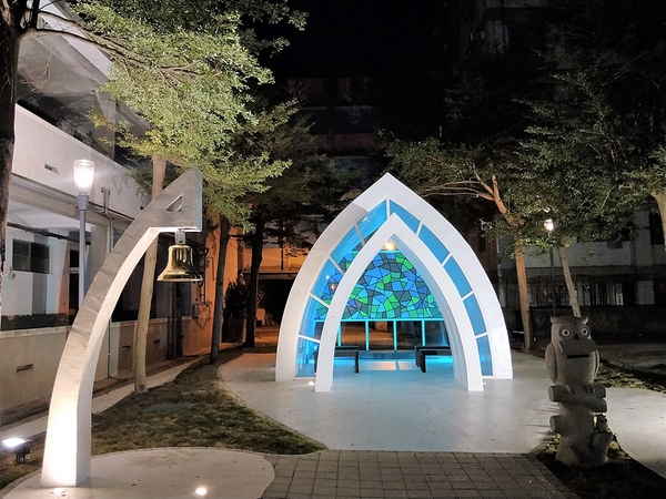 臺中市立圖書館霧峰以文分館:【台中霧峰景點】搶先曝光~臺中市立圖書館霧峰以文分館,隱藏版的夢幻小教堂與LOVE造景,約會美拍新地標