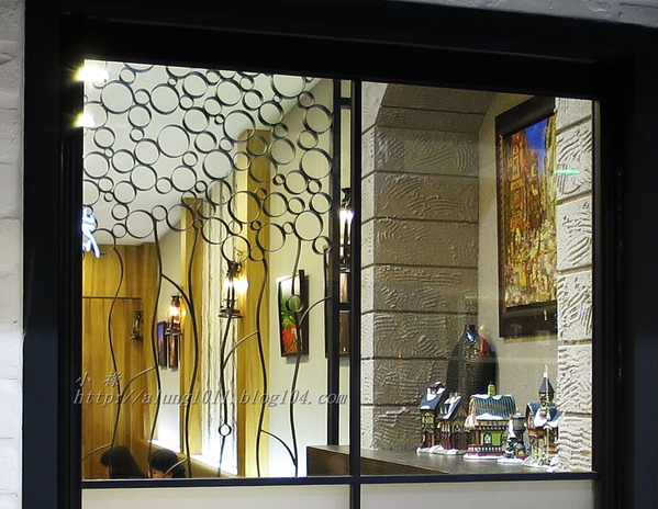 NEW HOUSE(家樂福成功店)：NEW HOUSE     ..(新光) 家樂福成功店