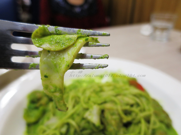 NEW HOUSE(家樂福成功店)：NEW HOUSE     ..(新光) 家樂福成功店