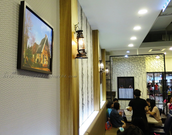 NEW HOUSE(家樂福成功店)：NEW HOUSE     ..(新光) 家樂福成功店