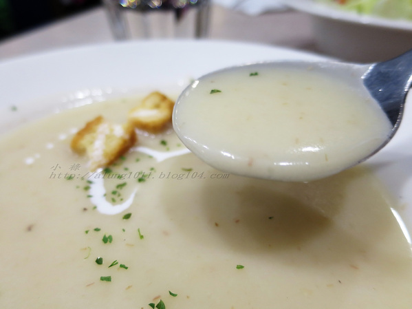 NEW HOUSE(家樂福成功店)：NEW HOUSE     ..(新光) 家樂福成功店