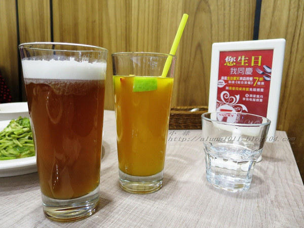 NEW HOUSE(家樂福成功店)：NEW HOUSE     ..(新光) 家樂福成功店