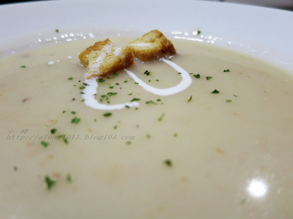 NEW HOUSE(家樂福成功店)：NEW HOUSE     ..(新光) 家樂福成功店