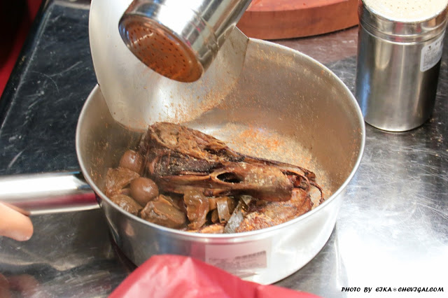 台中大雅│經家味東山鴨頭*飄香三十年的獨家滷汁香甜入味。先滷後炸的風味好迷人