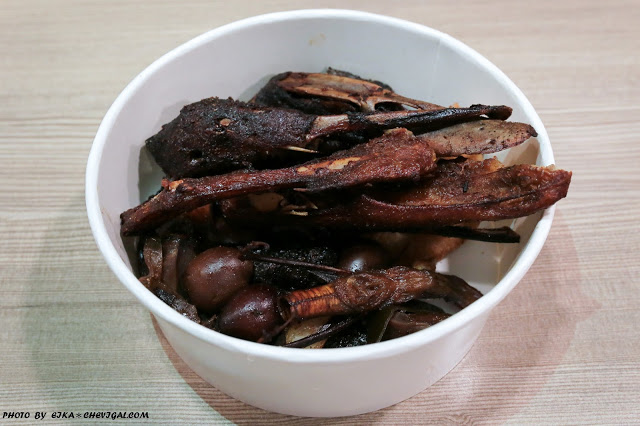 台中大雅│經家味東山鴨頭*飄香三十年的獨家滷汁香甜入味。先滷後炸的風味好迷人