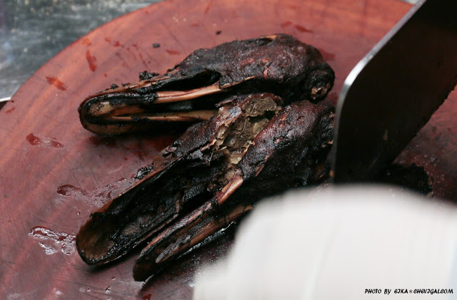 台中大雅│經家味東山鴨頭*飄香三十年的獨家滷汁香甜入味。先滷後炸的風味好迷人