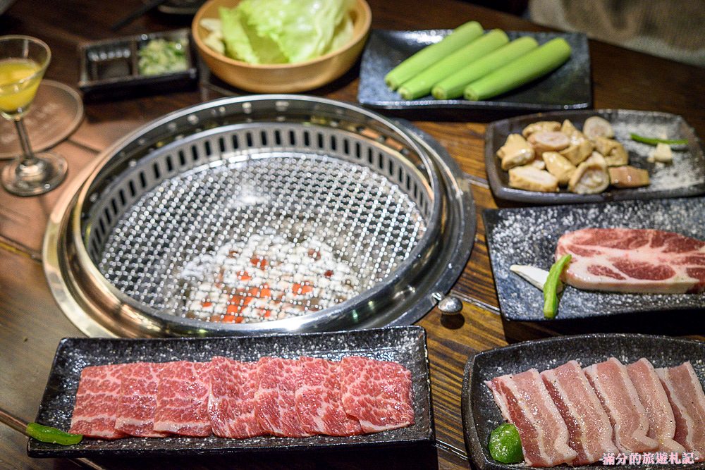 新北新店美食》新店燒烤 好男人燒肉酒食館 消夜居酒屋 精緻炭火燒肉 來燒肉酒食館遇見好男人 - 滿分的旅遊札記