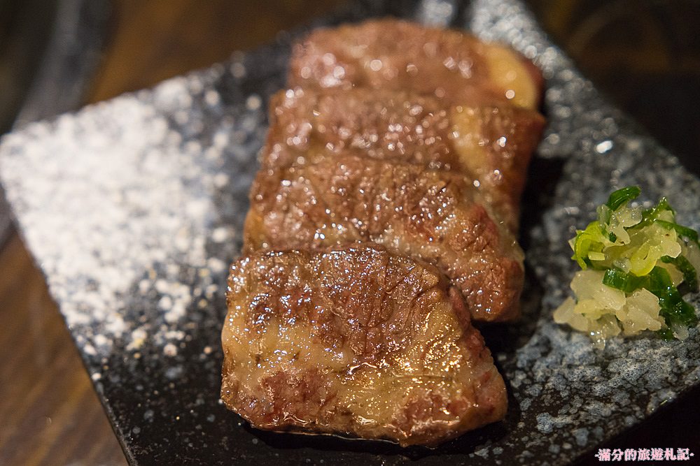 新北新店美食》新店燒烤 好男人燒肉酒食館 消夜居酒屋 精緻炭火燒肉 來燒肉酒食館遇見好男人 - 滿分的旅遊札記