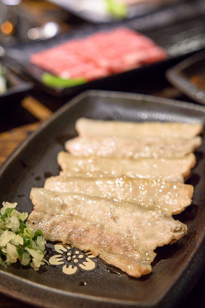 新北新店美食》新店燒烤 好男人燒肉酒食館 消夜居酒屋 精緻炭火燒肉 來燒肉酒食館遇見好男人 - 滿分的旅遊札記