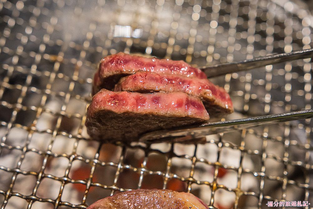 新北新店美食》新店燒烤 好男人燒肉酒食館 消夜居酒屋 精緻炭火燒肉 來燒肉酒食館遇見好男人 - 滿分的旅遊札記