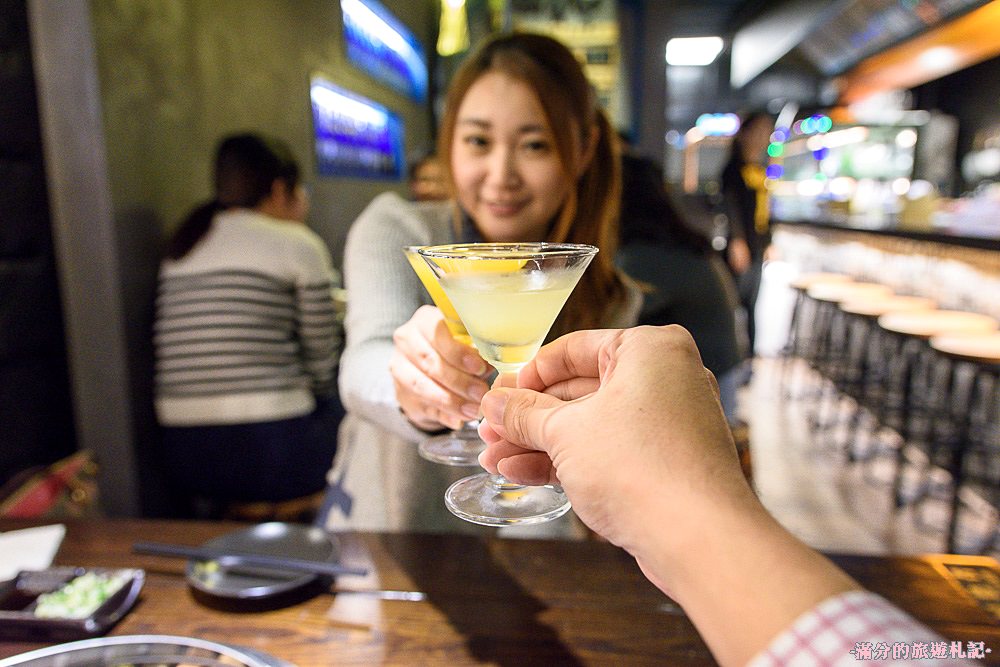 新北新店美食》新店燒烤 好男人燒肉酒食館 消夜居酒屋 精緻炭火燒肉 來燒肉酒食館遇見好男人 - 滿分的旅遊札記