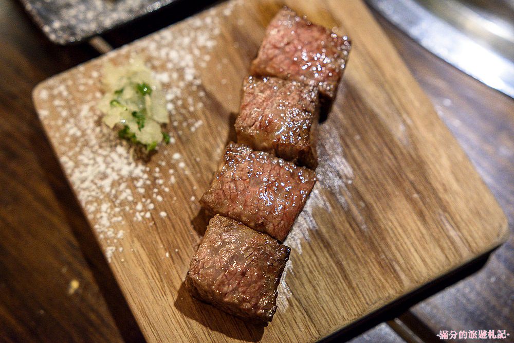新北新店美食》新店燒烤 好男人燒肉酒食館 消夜居酒屋 精緻炭火燒肉 來燒肉酒食館遇見好男人 - 滿分的旅遊札記
