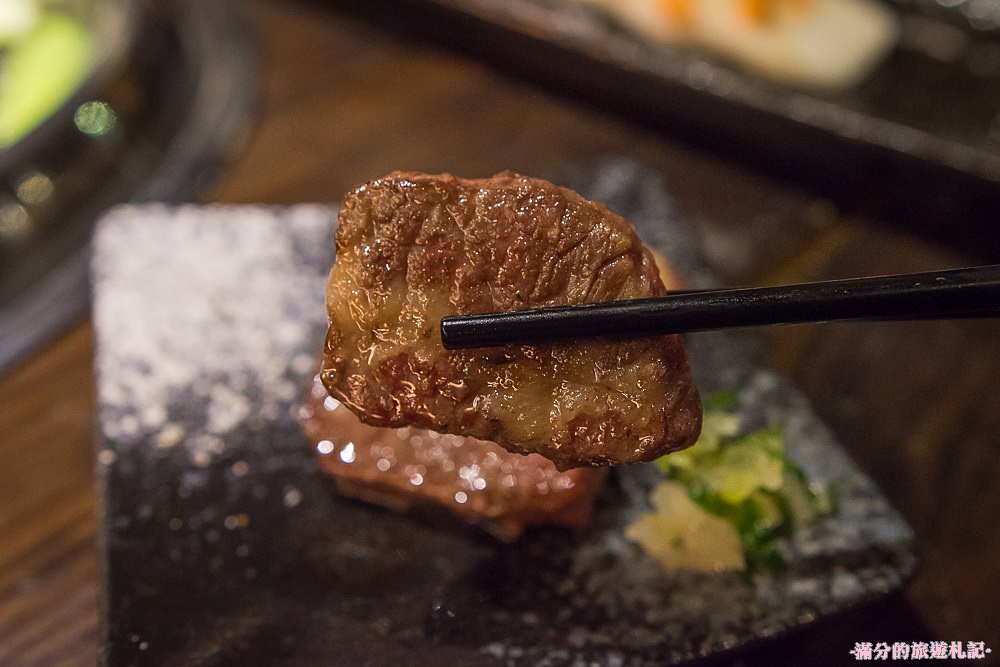 新北新店美食》新店燒烤 好男人燒肉酒食館 消夜居酒屋 精緻炭火燒肉 來燒肉酒食館遇見好男人 - 滿分的旅遊札記