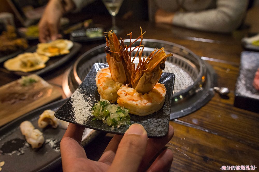 新北新店美食》新店燒烤 好男人燒肉酒食館 消夜居酒屋 精緻炭火燒肉 來燒肉酒食館遇見好男人 - 滿分的旅遊札記