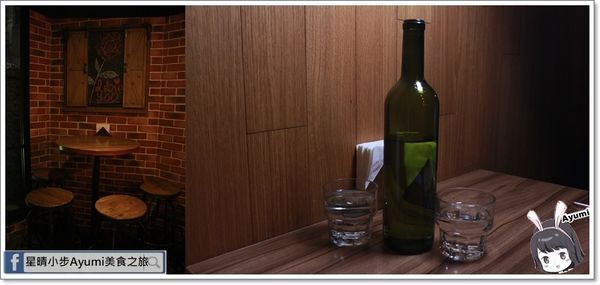 Chinesewhispers 悄悄話餐酒館：[食記]►台北大安區◄Chinese Whispers悄悄話餐酒館／三五好友小酌吃宵夜好去處／來到悄悄話你會愛上這杯／左左右右雞翅佐微辣甜醋醬／蘇格蘭白醬起司焗田螺附手工麵包