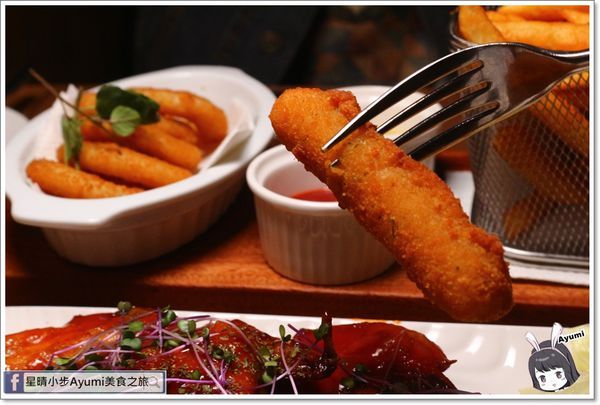 Chinesewhispers 悄悄話餐酒館：[食記]►台北大安區◄Chinese Whispers悄悄話餐酒館／三五好友小酌吃宵夜好去處／來到悄悄話你會愛上這杯／左左右右雞翅佐微辣甜醋醬／蘇格蘭白醬起司焗田螺附手工麵包