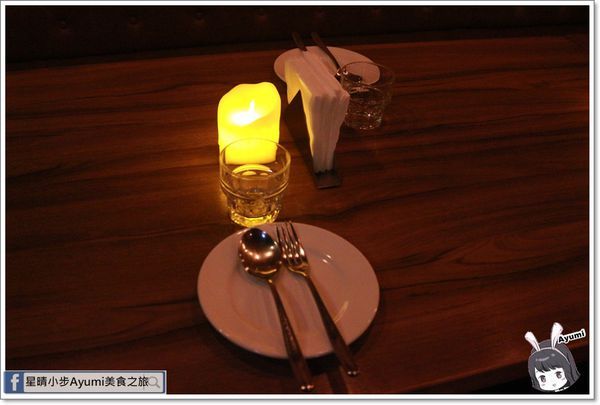 Chinesewhispers 悄悄話餐酒館：[食記]►台北大安區◄Chinese Whispers悄悄話餐酒館／三五好友小酌吃宵夜好去處／來到悄悄話你會愛上這杯／左左右右雞翅佐微辣甜醋醬／蘇格蘭白醬起司焗田螺附手工麵包