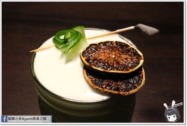 Chinesewhispers 悄悄話餐酒館：[食記]►台北大安區◄Chinese Whispers悄悄話餐酒館／三五好友小酌吃宵夜好去處／來到悄悄話你會愛上這杯／左左右右雞翅佐微辣甜醋醬／蘇格蘭白醬起司焗田螺附手工麵包