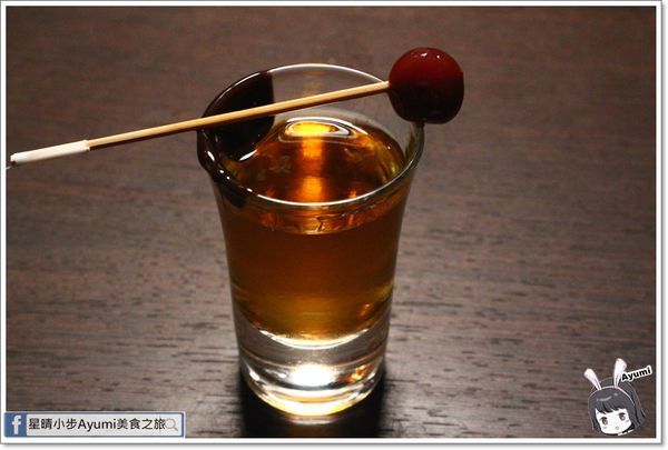 Chinesewhispers 悄悄話餐酒館：[食記]►台北大安區◄Chinese Whispers悄悄話餐酒館／三五好友小酌吃宵夜好去處／來到悄悄話你會愛上這杯／左左右右雞翅佐微辣甜醋醬／蘇格蘭白醬起司焗田螺附手工麵包