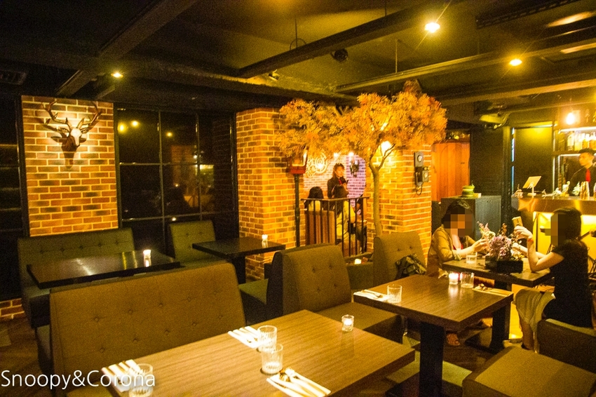 【台北美食】東區餐酒館|Chinese Whispers悄悄話餐酒館~復古工業風格的裝潢、網美最愛浮誇有梗的調酒