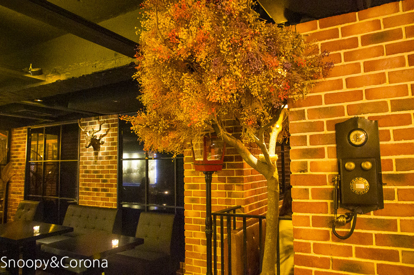 【台北美食】東區餐酒館|Chinese Whispers悄悄話餐酒館~復古工業風格的裝潢、網美最愛浮誇有梗的調酒