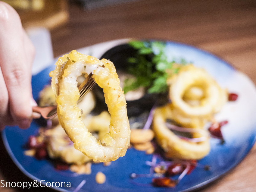 【台北美食】東區餐酒館|Chinese Whispers悄悄話餐酒館~復古工業風格的裝潢、網美最愛浮誇有梗的調酒