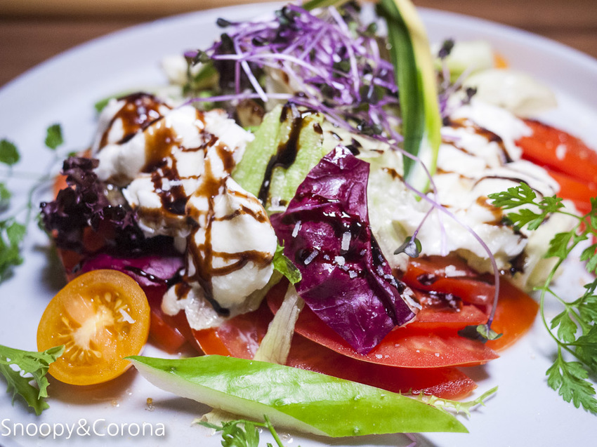 【台北美食】東區餐酒館|Chinese Whispers悄悄話餐酒館~復古工業風格的裝潢、網美最愛浮誇有梗的調酒