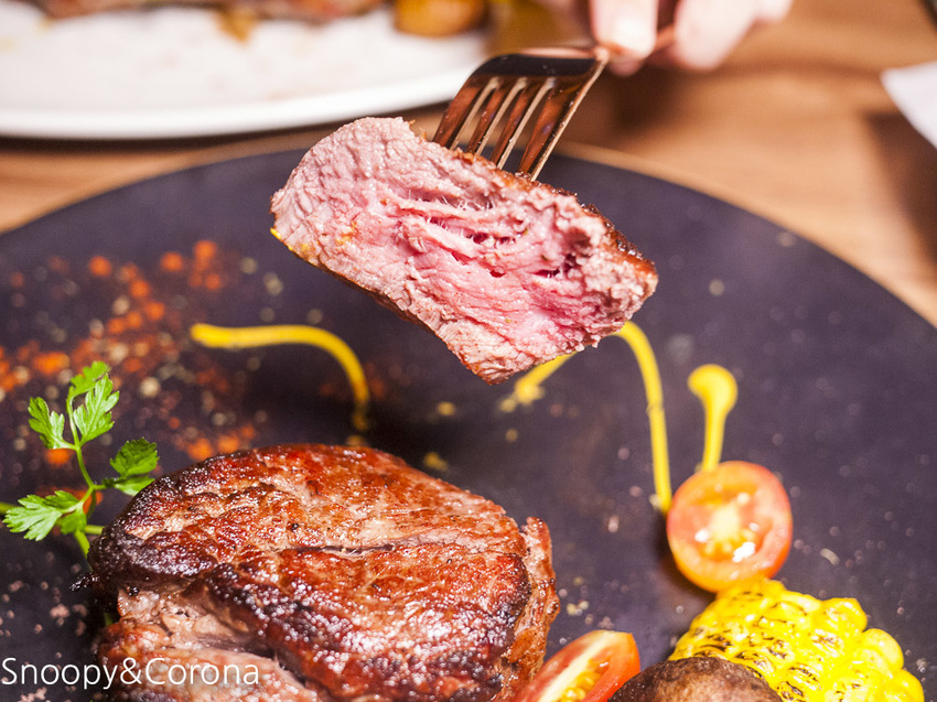 【台北美食】東區餐酒館|Chinese Whispers悄悄話餐酒館~復古工業風格的裝潢、網美最愛浮誇有梗的調酒